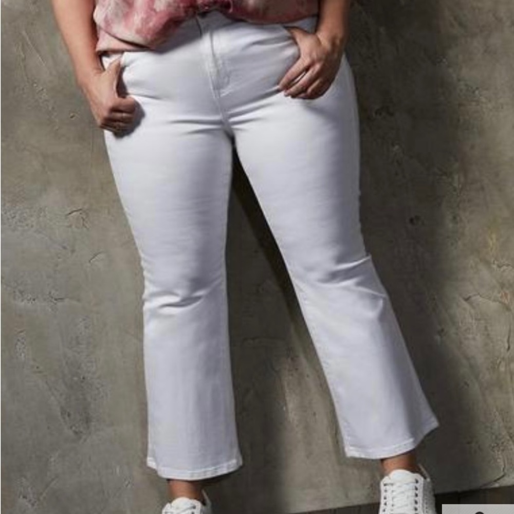 Crop Mid Rise Flare Jean - Super Soft White